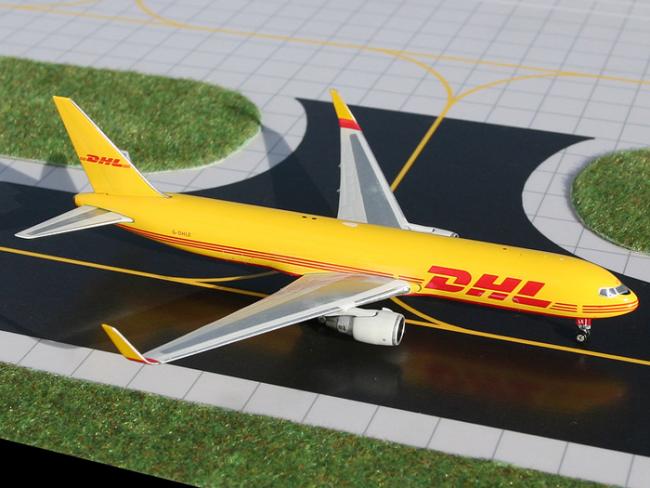 GJDHL961.jpg