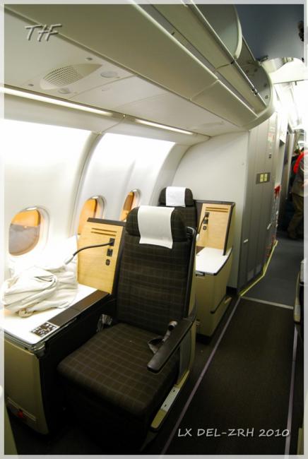 LX DEL-ZRH095.JPG