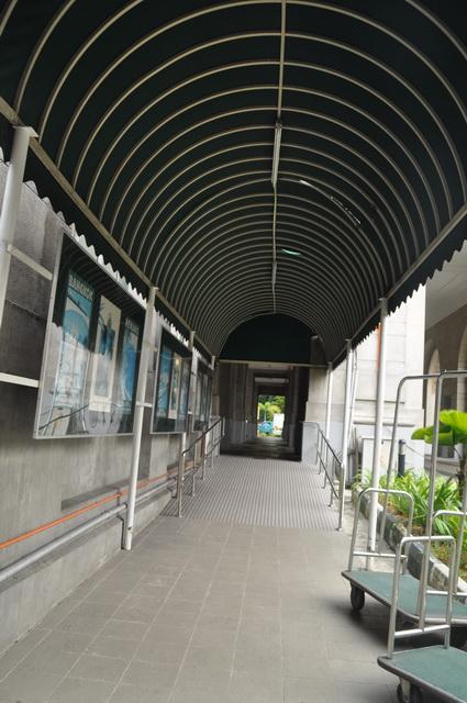 E8213393-8.jpg