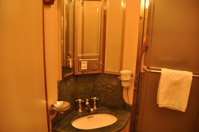 E8213393-78.jpg