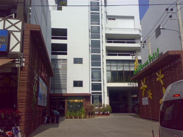 050120101374 (Small).jpg