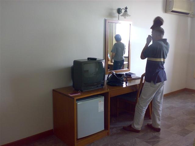 050120101360 (Small).jpg