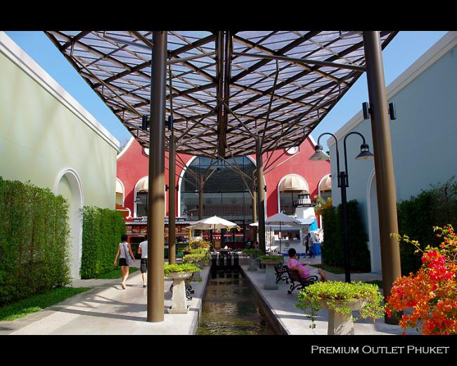 outlet13.jpg