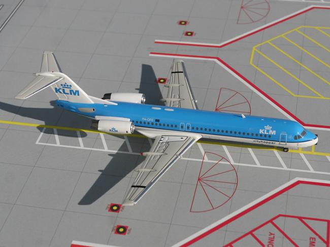 G2KLM045.jpg