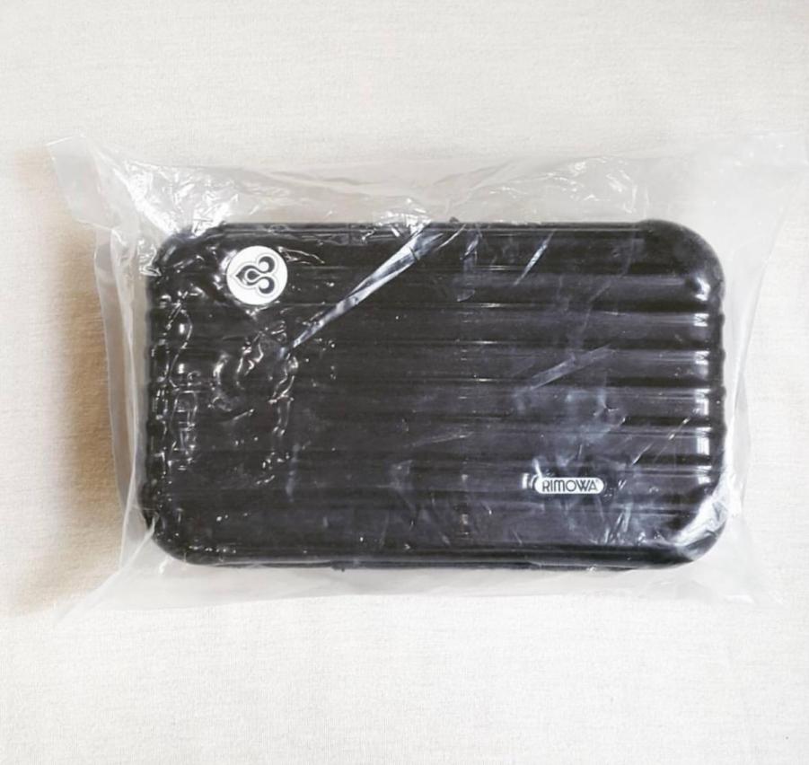 Rimowa_Black.jpg