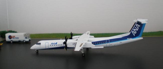 ANA Q400.JPG