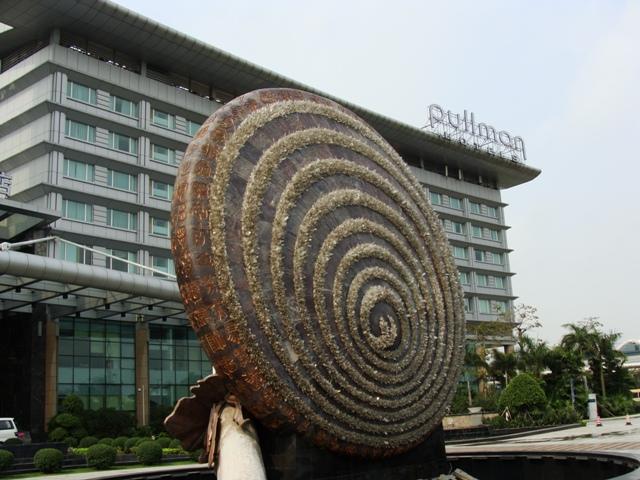 02 Pullman Front View.JPG