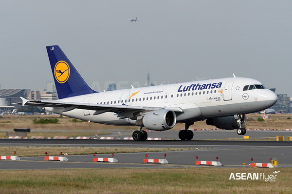 Lufthansa Group Brings Direct Payment Option to the Check-in Counter and Gate with Card Terminals item-thumbnail