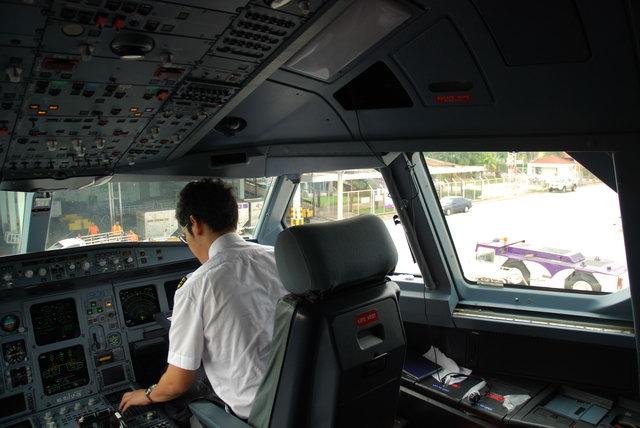 TG 235 BKK - HDY (197).JPG