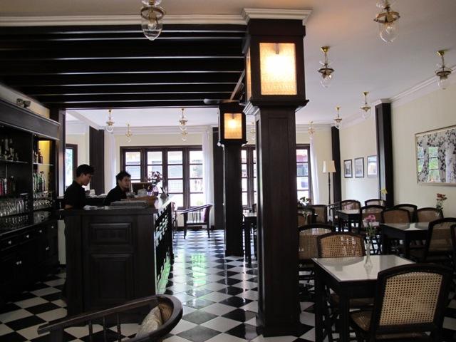 breakfast area.JPG