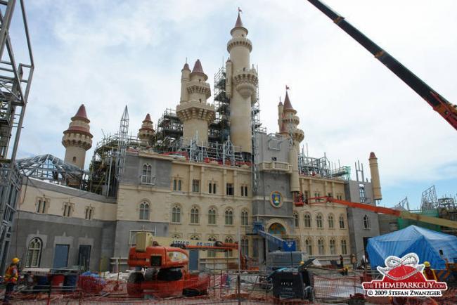 shrek-3-d-castle-big-compressed.jpg